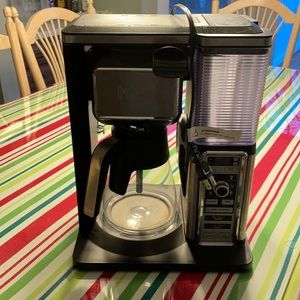 Ninja Coffee Bar. Slightly used. Great condition. Pot or specialty concentration